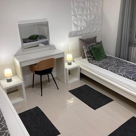 Apartman Sonas With Free Private Parking Karlovac Eksteriør billede