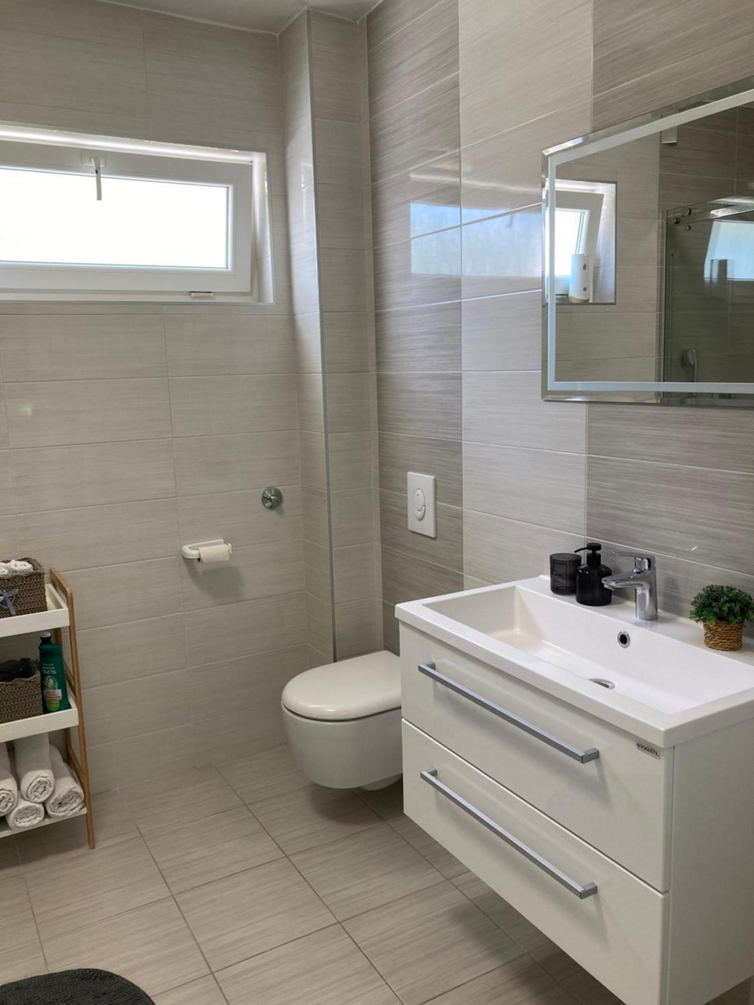Apartman Sonas With Free Private Parking Karlovac Eksteriør billede