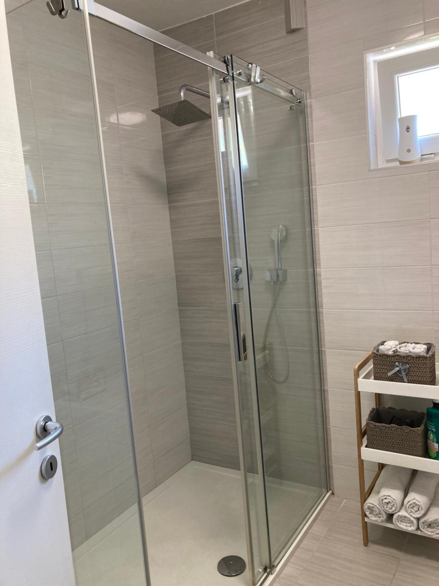 Apartman Sonas With Free Private Parking Karlovac Eksteriør billede